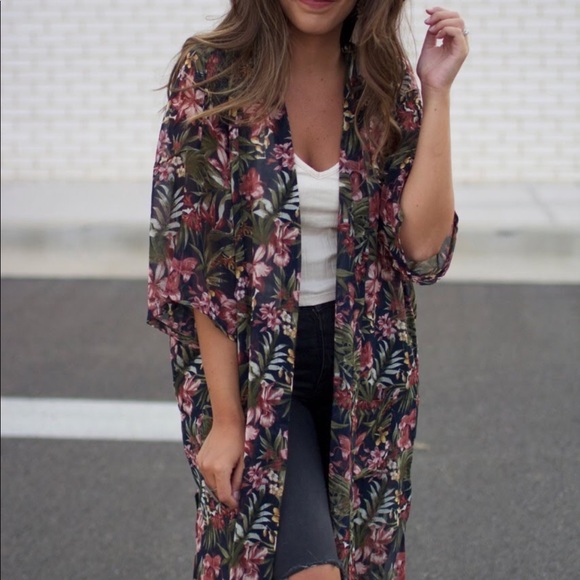 Tops - Floral kimono